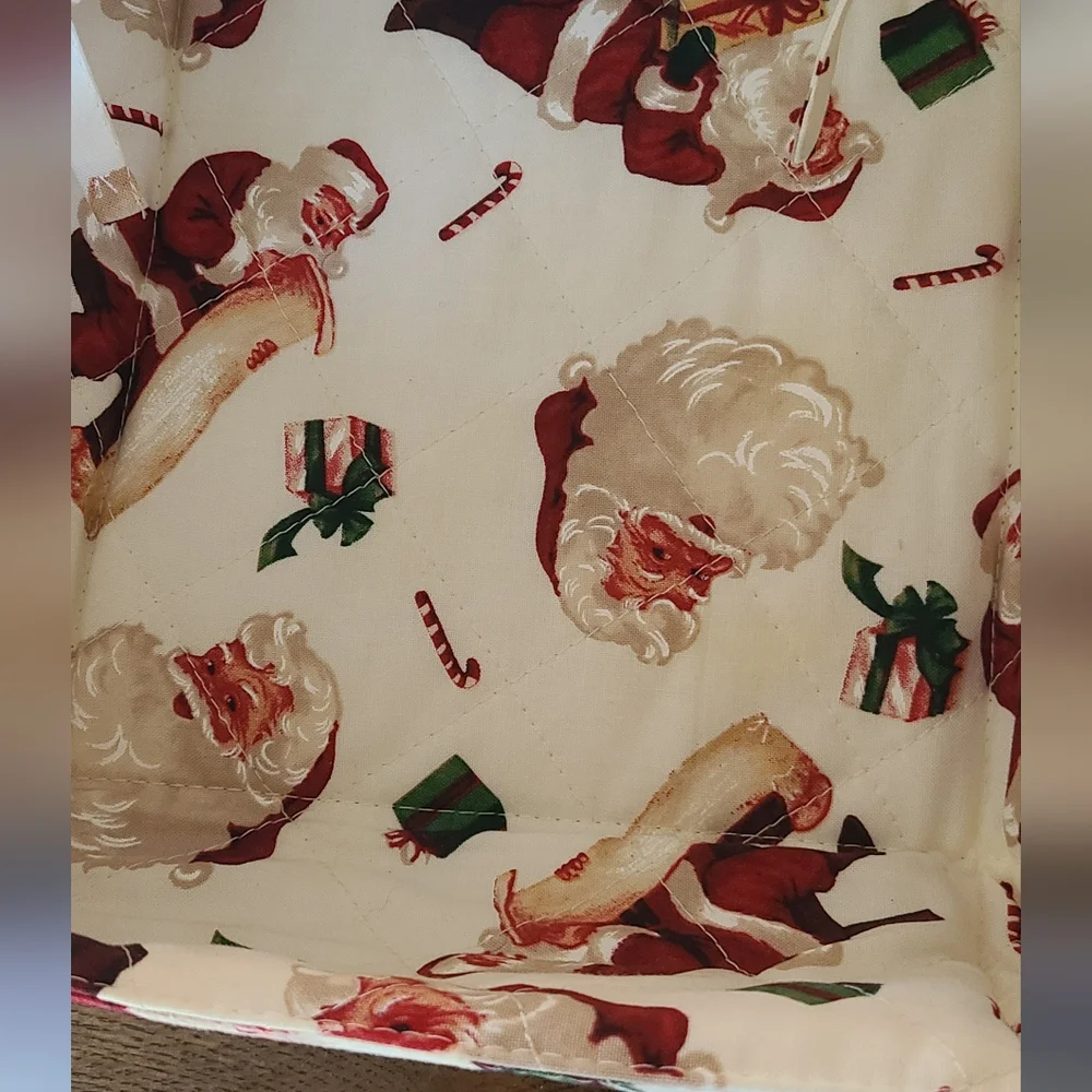 Casserole cozy with cute Santa design can hold 8